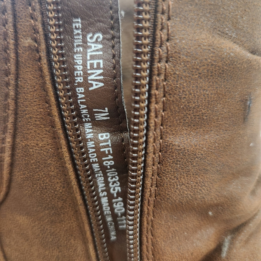 Beartrap Ankle Boots - Picture 5 of 11